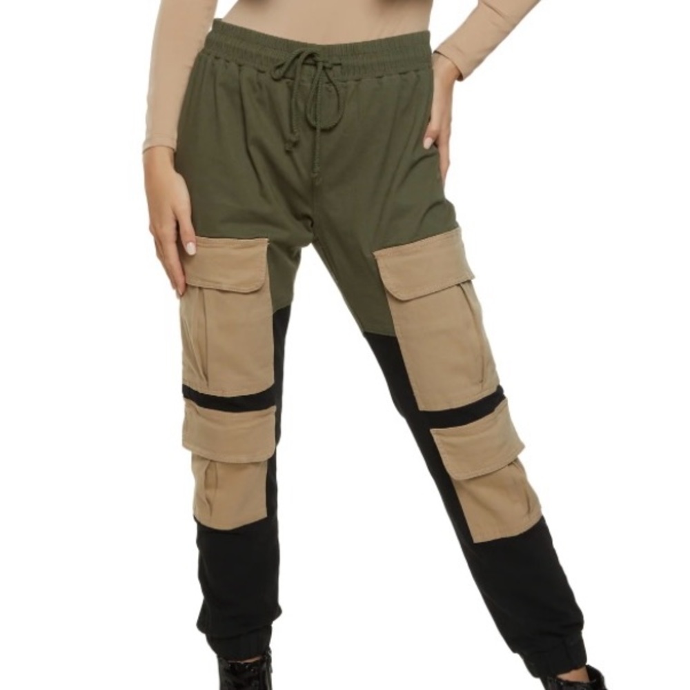NWOT Olive Green, Black & Tan Twill Color Block Cargo Jogger Pants - Large